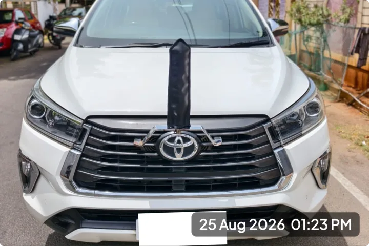 Toyota Innova Crysta 2.4V (Mt)